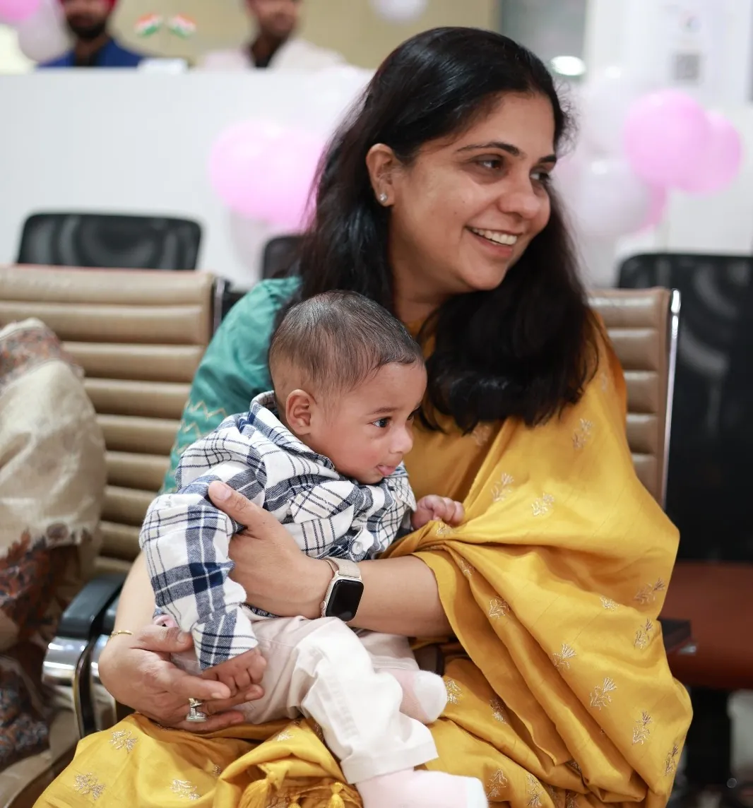 Happy mother with her PRAVI baby at PRAVI IVF Kanpur